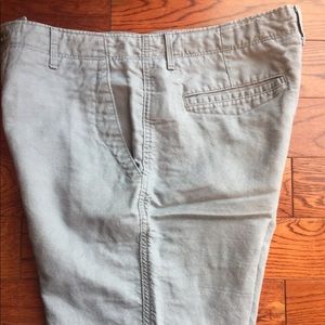 Calvin Klein men’s light gray shorts size 32